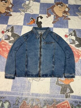 Vintage Levi’s silver tab denim jacket